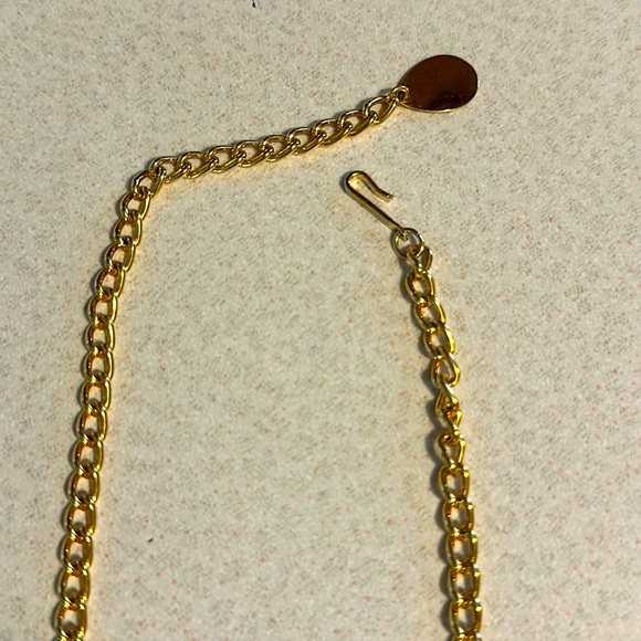 Vintage whimsical tie shaped brushed gold tone and rhinestone necklace (… - Picture 5 of 7